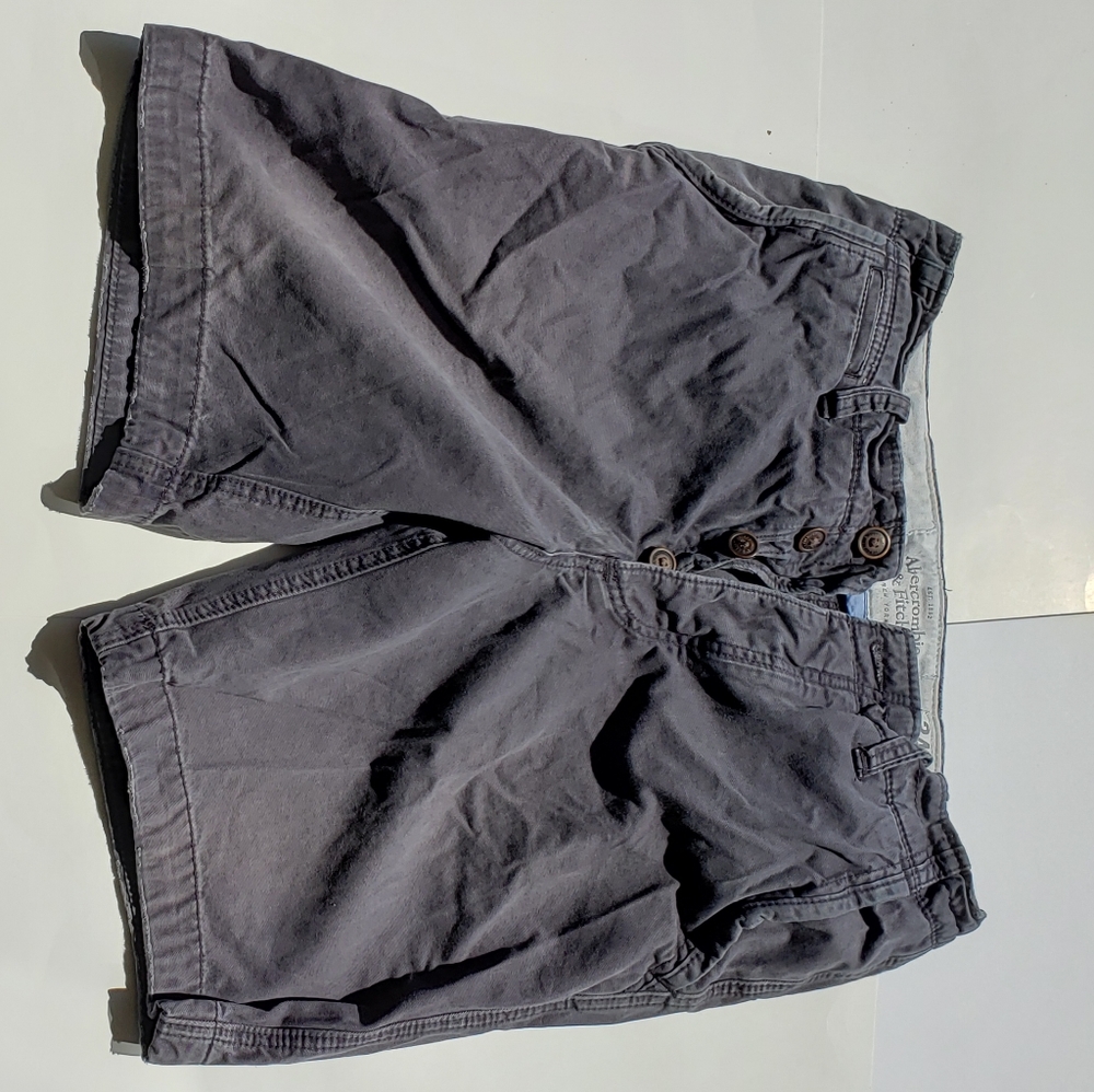 Abercrombie and Fitch vintage preowned mens size 34 dark blue shorts.